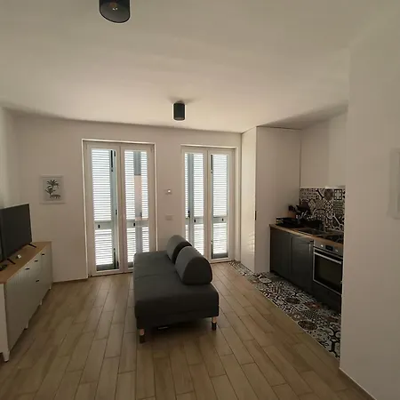 Near To - Donkey's House Tavernerio